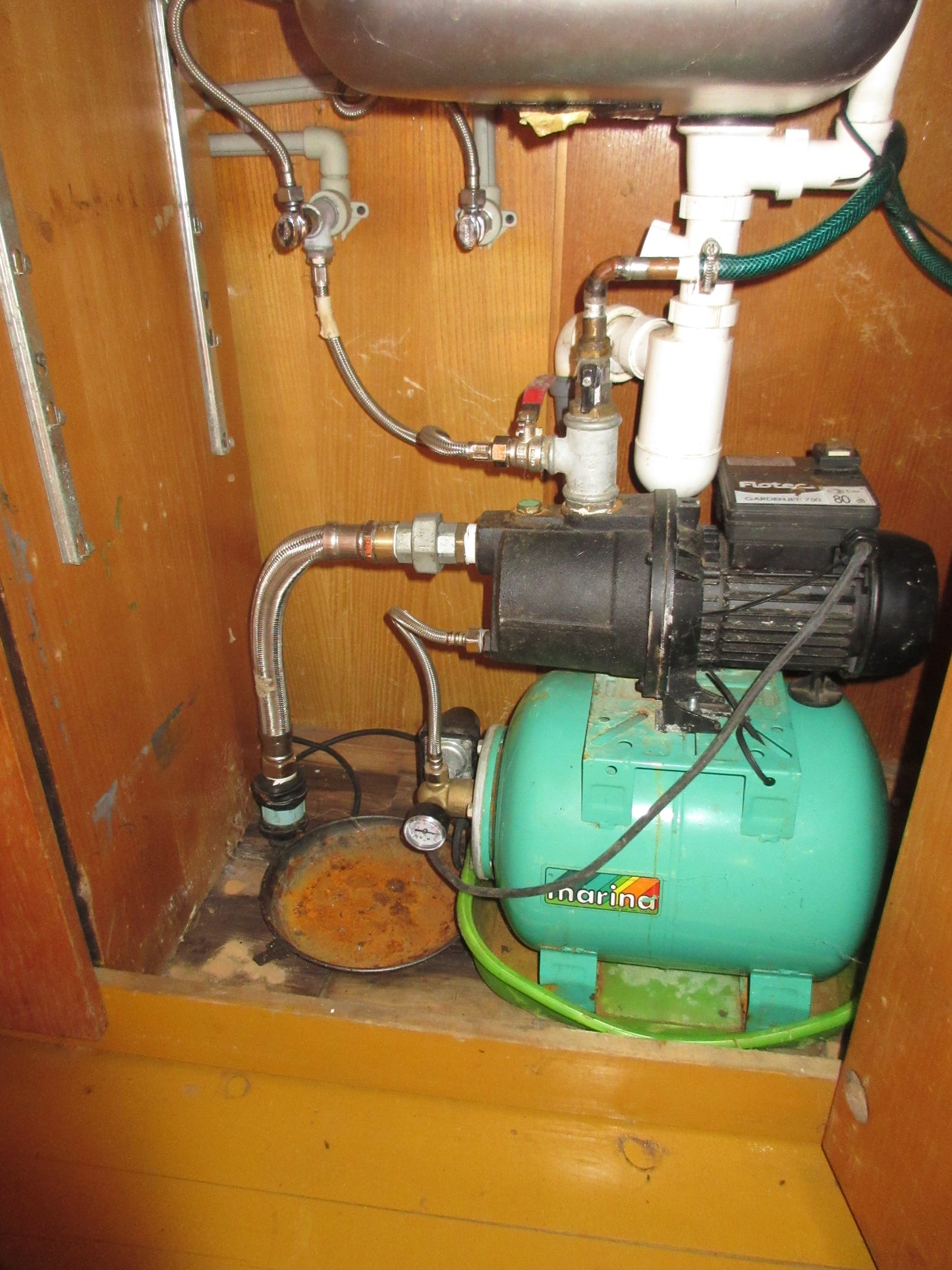 Ventspils nov., Akmeņdziras, Augļu iela 141