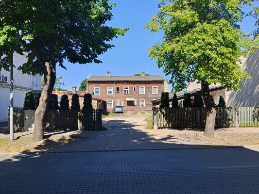 Ventspils, Liela Dzirnavu iela 16