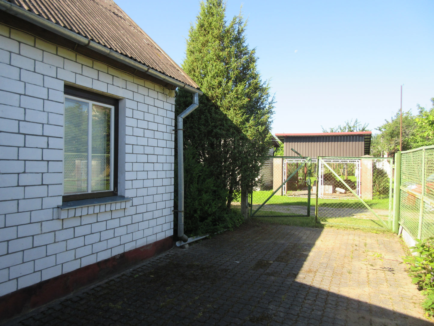 Ventspils nov., Akmeņdziras, Augļu iela 141