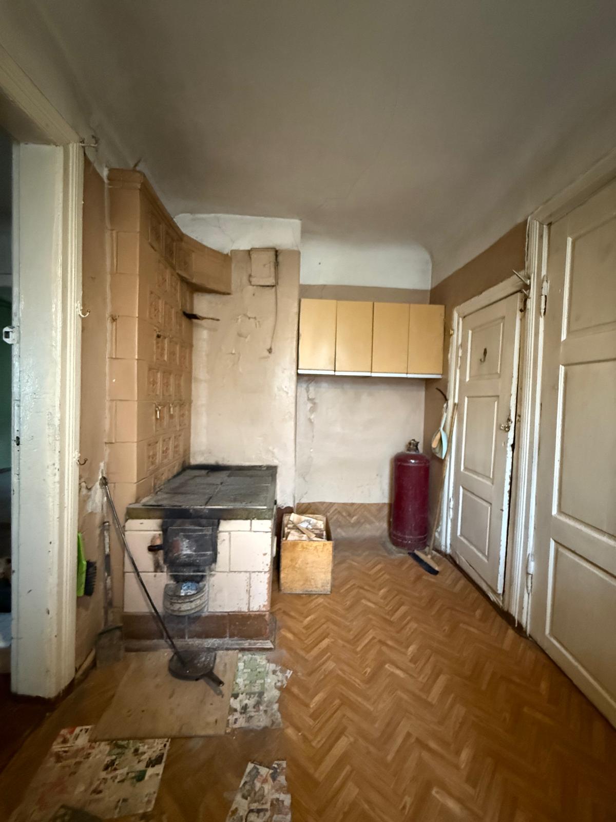 Ventspils, Liela Dzirnavu iela 16